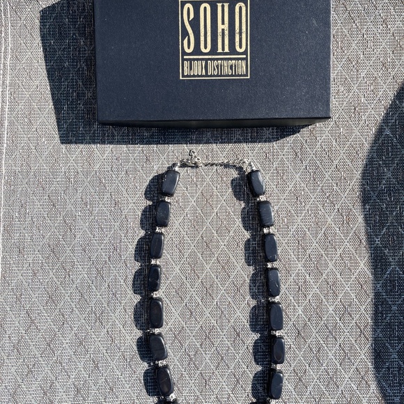 Soho Bijioux Distinction Black onyx necklace with intricate silver accents - Picture 3 of 7